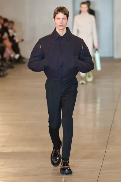Look 27